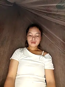 Nguyet2k4 online show from 10-15-25, 01:04