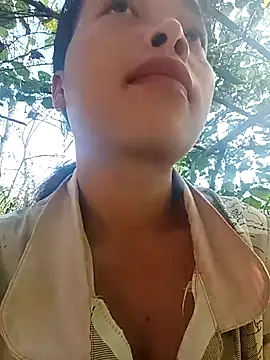 Nguyet2k4 online show from 10-18-25, 01:07