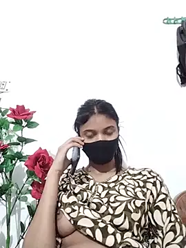 Snapshot of Jaya-Ray chatting on 06-18-26, 11:37 Jaya-Ray online show from 06-18-26, 11:37