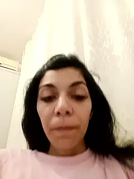 Snapshot of ReneeVoss chatting on 12-18-25, 02:38 ReneeVoss online show from 12-18-25, 02:38