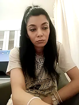 Snapshot of ReneeVoss chatting on 12-20-25, 05:54 ReneeVoss online show from 12-20-25, 05:54