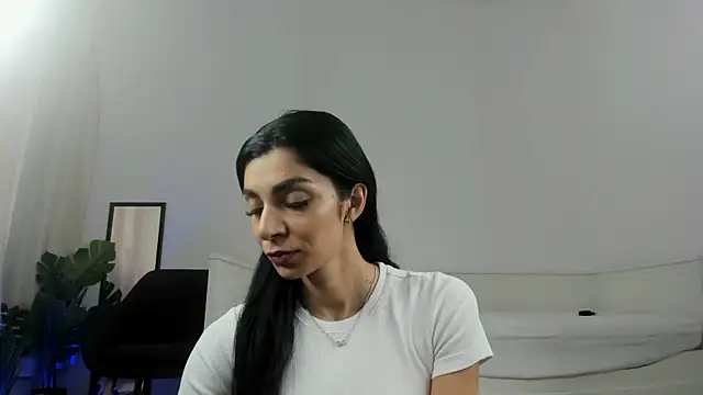 Snapshot of ReneeVoss chatting on 02-24-26, 10:27 ReneeVoss online show from 02-24-26, 10:27