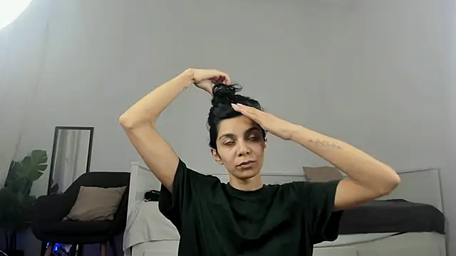 Snapshot of ReneeVoss chatting on 03-03-26, 03:46 ReneeVoss online show from 03-03-26, 03:46