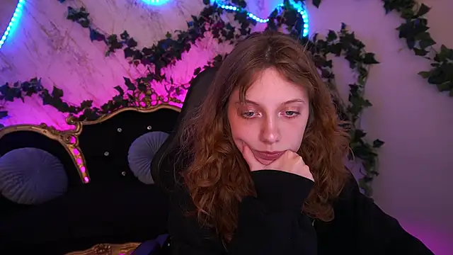 CuteeFoxy online show from 11-03-25, 02:20