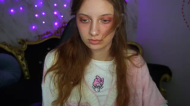 Snapshot of CuteeFoxy chatting on 02-25-26, 02:28 CuteeFoxy online show from 02-25-26, 02:28