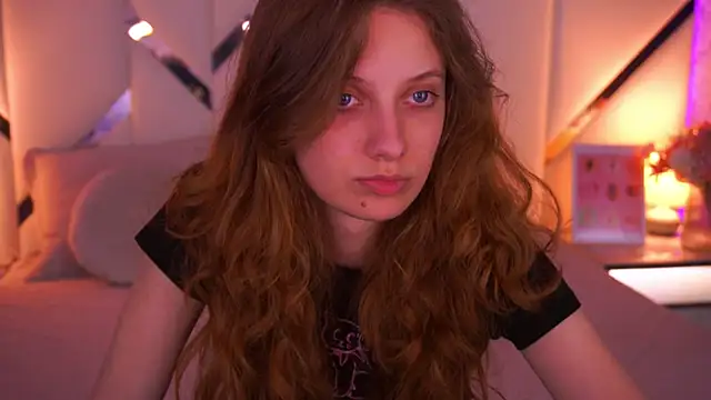 CuteeFoxy online show from 05-11-26, 01:23
