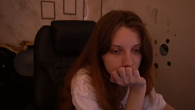 CuteeFoxy online show from 05-27-26, 12:34