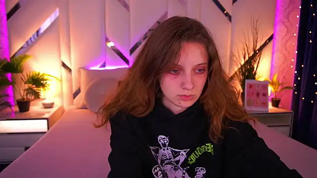 Snapshot of CuteeFoxy chatting on 02-27-26, 02:17 CuteeFoxy online show from 02-27-26, 02:17