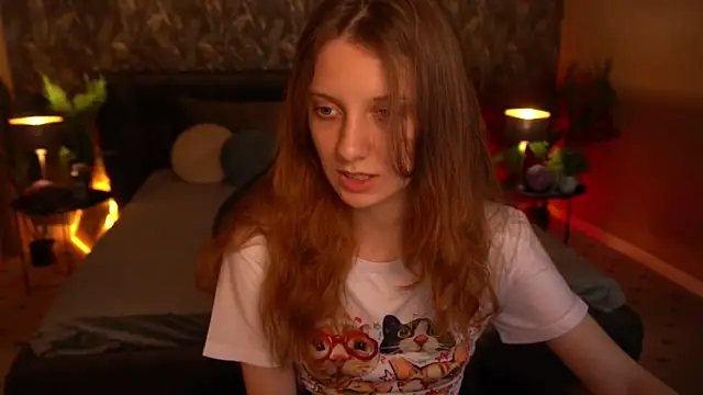Snapshot of CuteeFoxy chatting on 06-23-26, 01:31 CuteeFoxy online show from 06-23-26, 01:31