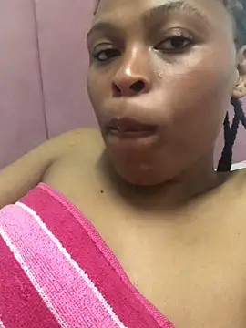 Snapshot of Bubbles156 chatting on 02-14-26, 08:31 Bubbles156 online show from 02-14-26, 08:31