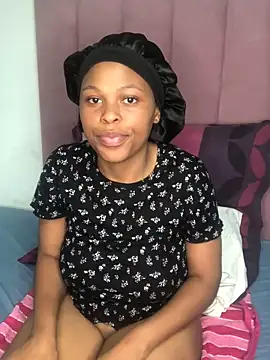 Snapshot of Bubbles156 chatting on 02-16-26, 02:43 Bubbles156 online show from 02-16-26, 02:43