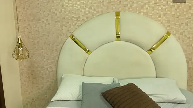 Snapshot of emmy_rose25 chatting on 11-18-25, 11:35 emmy rose25 online show from 11-18-25, 11:35