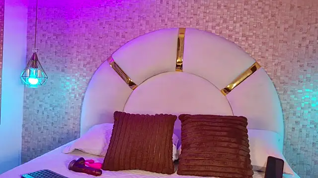 Snapshot of emmy_rose25 chatting on 02-12-26, 11:43 emmy rose25 online show from 02-12-26, 11:43