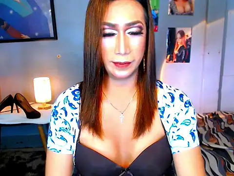 Snapshot of littleredbunny27 chatting on 01-17-26, 07:50 littleredbunny27 online show from 01-17-26, 07:50