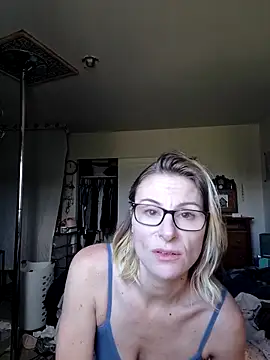LanaDeluxe online show from 02-11-26, 08:09