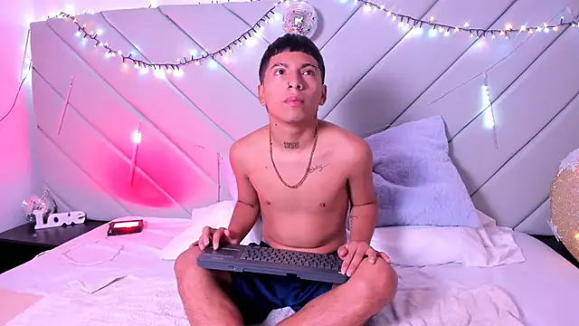 little kris1 online show from 12-03-25, 12:37