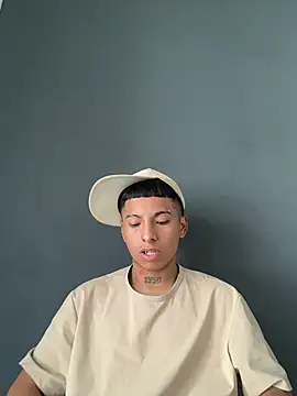 little kris1 online show from 10-16-25, 01:52