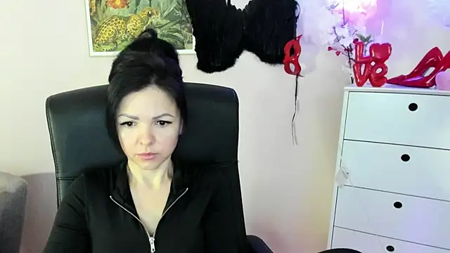 Snapshot of Mollybloom40 chatting on 03-05-26, 07:27 Mollybloom40 online show from 03-05-26, 07:27