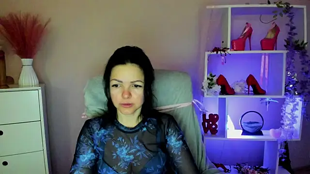 Snapshot of Mollybloom40 chatting on 04-16-26, 06:36 Mollybloom40 online show from 04-16-26, 06:36