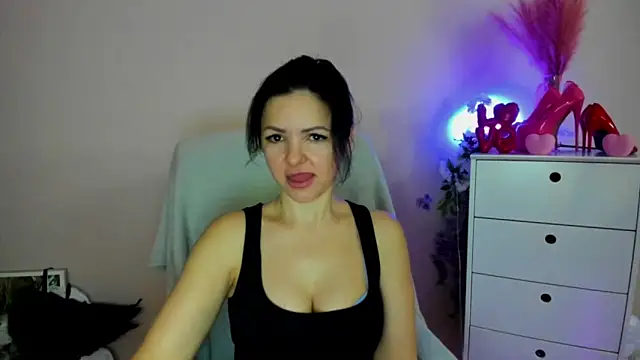 Snapshot of Mollybloom40 chatting on 04-03-26, 08:32 Mollybloom40 online show from 04-03-26, 08:32