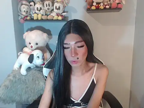 Yourasianbabyemma online show from 10-29-25, 04:17