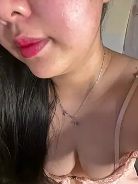 Aimee milk online show from 04-06-26, 02:18