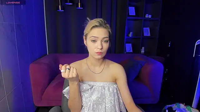 AlysiaSun  online show from 10-31-25, 02:57