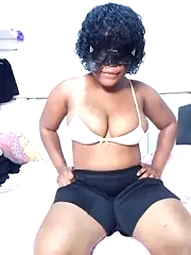 Snapshot of Rosebarby chatting on 10-15-25, 02:14 Rosebarby online show from 10-15-25, 02:14