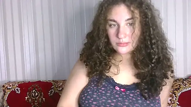 Snapshot of Kiki_Catty chatting on 10-22-25, 01:10 Kiki Catty online show from 10-22-25, 01:10