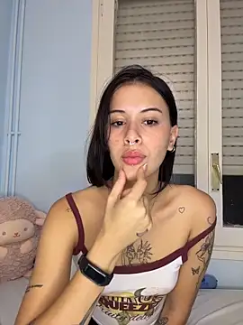 Snapshot of Brisasantos chatting on 10-15-25, 11:02 Brisasantos online show from 10-15-25, 11:02