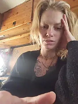 DeesseLilli online show from 11-18-25, 02:09
