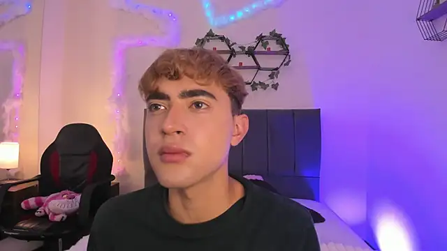 JustinCastiblanco online show from 12-04-25, 11:31