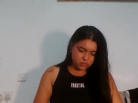 Snapshot of I_Amvictoria chatting on 10-25-25, 03:23 I Amvictoria online show from 10-25-25, 03:23