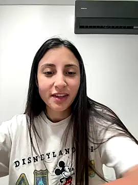 itsmiasofia online show from 11-25-25, 11:05