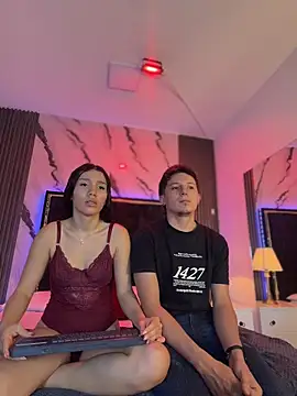 Snapshot of SsexCouplee chatting on 06-20-26, 10:53 SsexCouplee online show from 06-20-26, 10:53