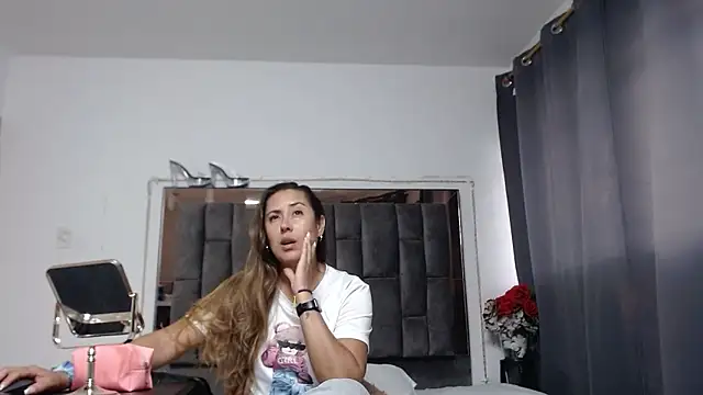 Salmma Milf online show from 05-19-26, 11:50
