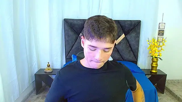 Snapshot of Mattass18 chatting on 07-07-26, 01:36 Mattass18 online show from 07-07-26, 01:36