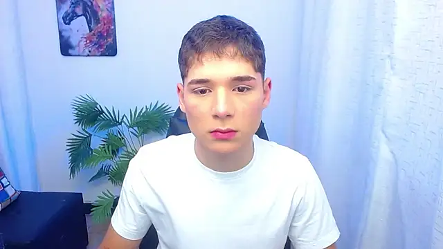 Snapshot of Mattass18 chatting on 06-11-26, 01:19 Mattass18 online show from 06-11-26, 01:19
