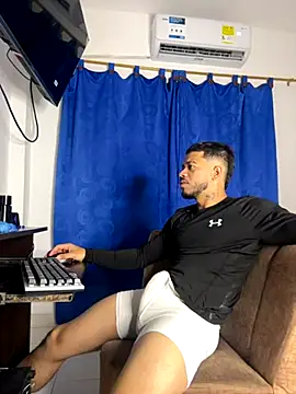 Kylian Alessandro online show from 11-13-25, 06:39