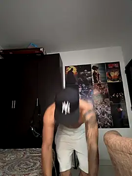 Kylian Alessandro online show from 10-18-25, 08:33