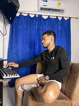 Kylian Alessandro online show from 11-13-25, 06:45