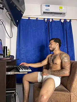 Kylian Alessandro online show from 12-22-25, 04:23