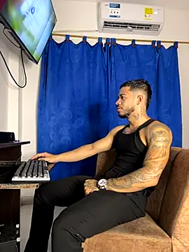 Kylian Alessandro online show from 11-15-25, 04:38