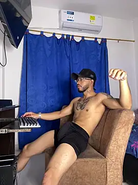 Kylian Alessandro online show from 01-07-26, 12:43