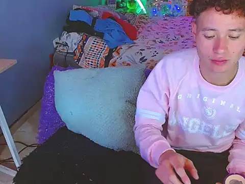 Latin boysxxxx online show from 12-16-25, 07:07