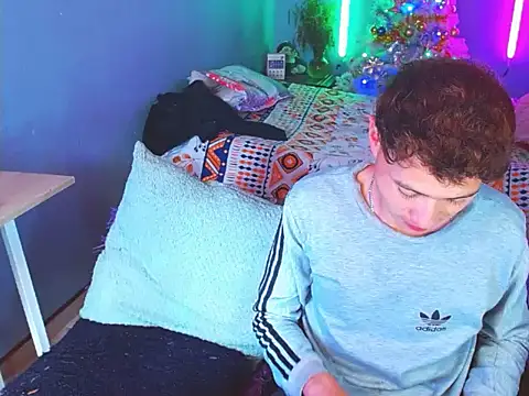 Latin boysxxxx online show from 12-15-25, 09:09