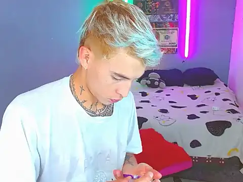 Latin boysxxxx online show from 10-27-25, 02:56