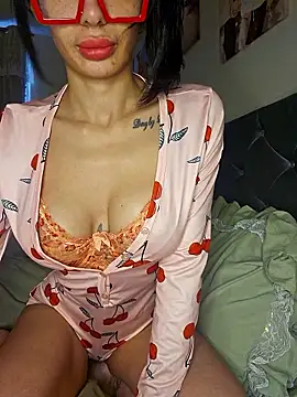 LucyMiax online show from 01-15-26, 11:02