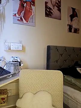 LucyMiax online show from 11-29-25, 10:37