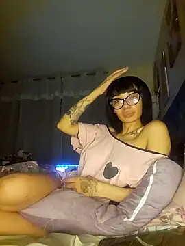 LucyMiax online show from 10-26-25, 01:06